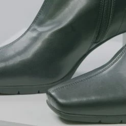 Aerosoles Women's Ankle Boot In Black -Aerosoles Shop 6268a9f02f454b0fadf5554b4a69412b.thumbnail.0000000 2000x