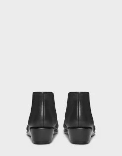Aerosoles Women's Ankle Boot In Black -Aerosoles Shop ALLOWANCE 002 03 1600x
