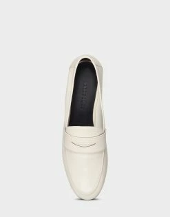 Aerosoles Women's Loafer In White -Aerosoles Shop Hour 104 AV4 1600x